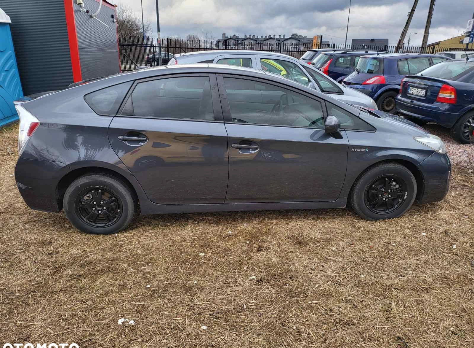 Toyota Prius cena 45000 przebieg: 170000, rok produkcji 2014 z Pruszków małe 37